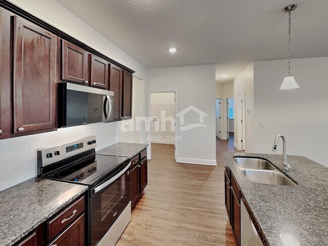 Foto del edificio - 1324 Celery Ave