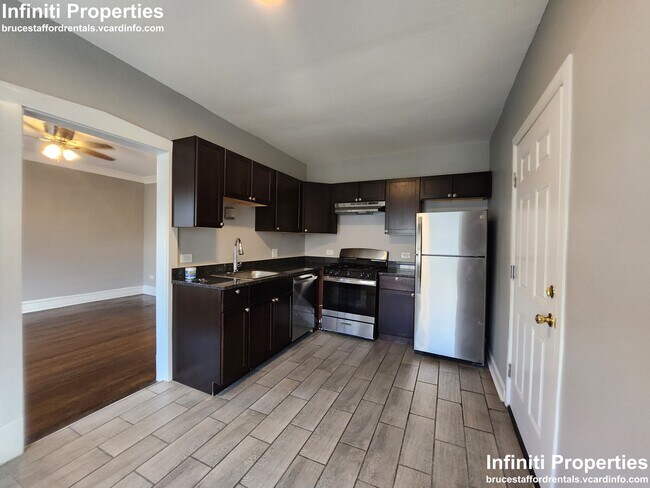 Foto del edificio - 3114 W 61st St