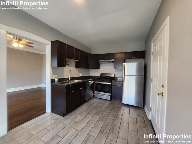 Building Photo - 3114 W 61st St