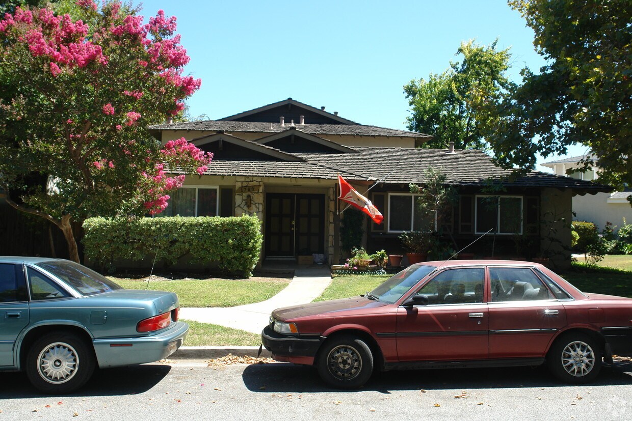 Building Photo - 1764 De Marietta Ave