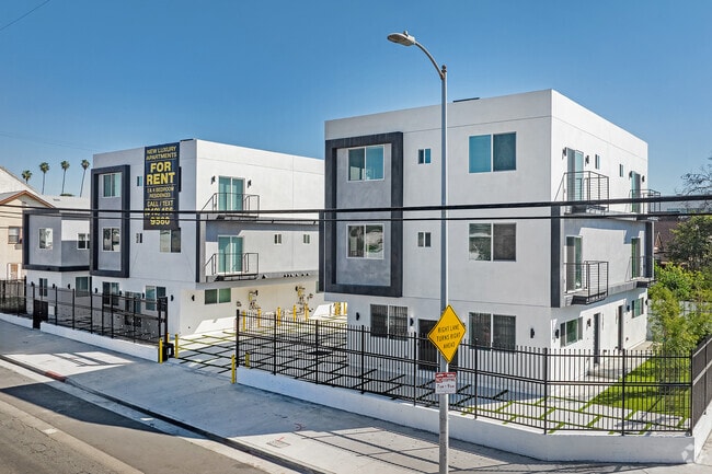 Building Photo - 1301 E 27th St