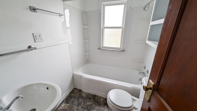 Foto del edificio - 704 Hickory St