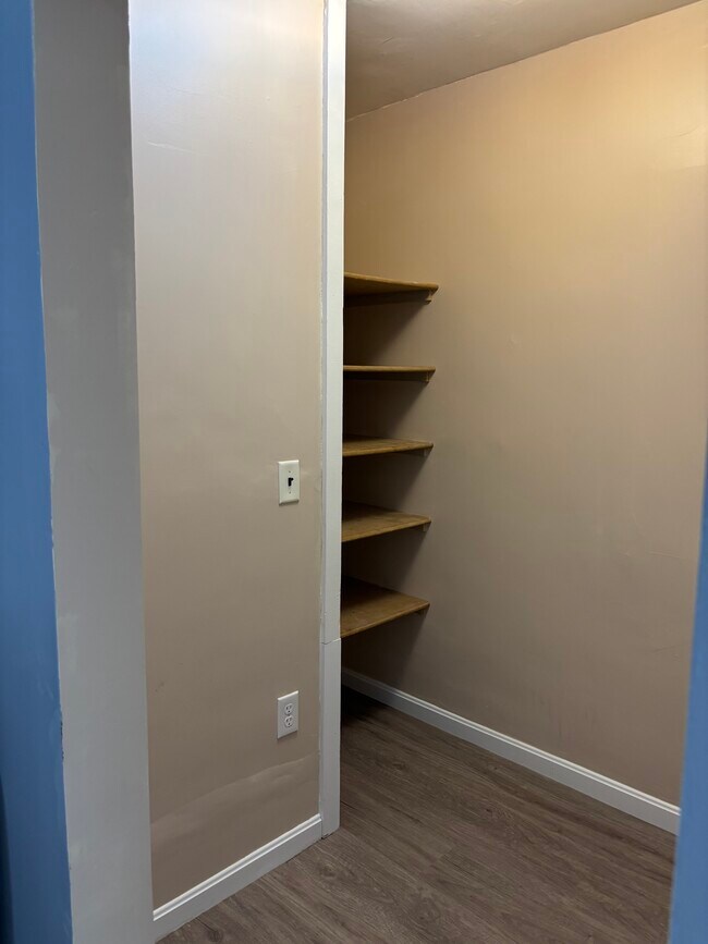pantry - 2 Parkin Ave
