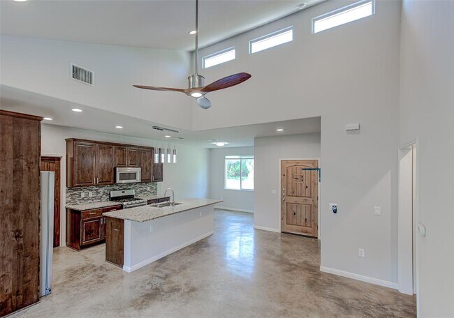Building Photo - 1123 Walton Ln