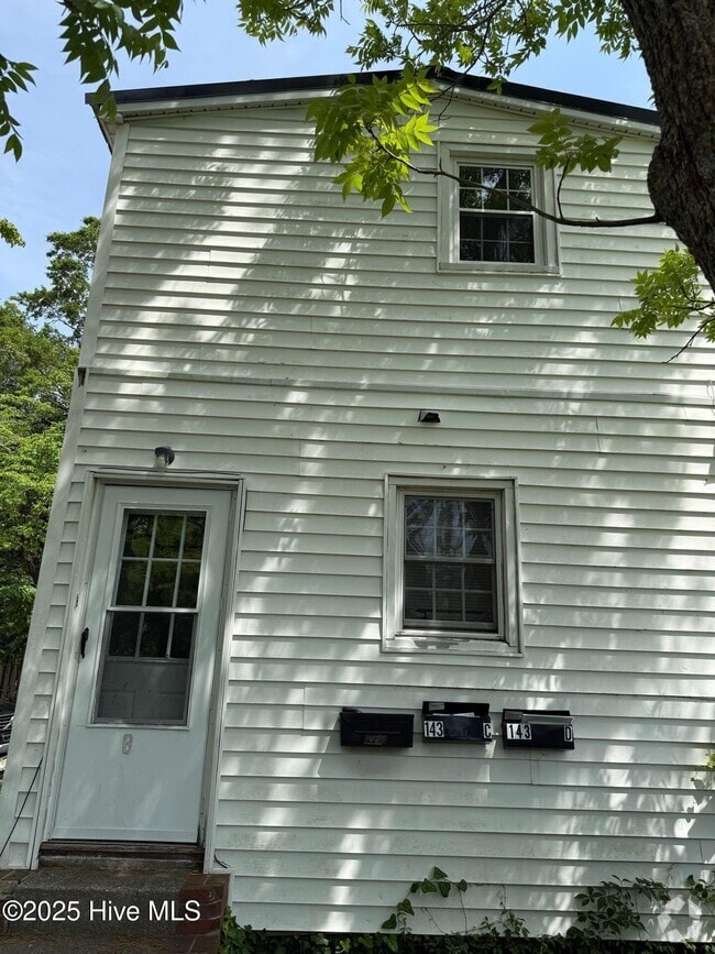 Building Photo - 143 Chaney Ave