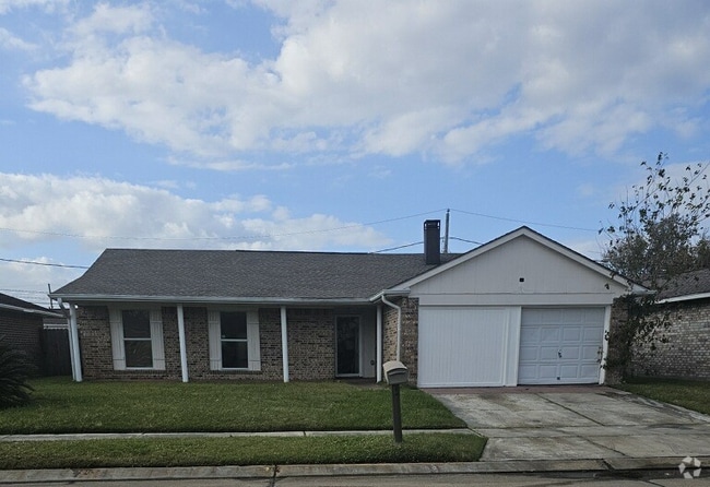 Building Photo - 2913 Essex Ave