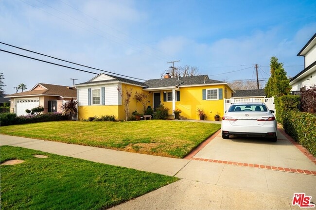 Building Photo - 12719 Rose Ave