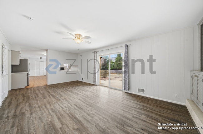 Foto del edificio - 1894 Hebron Hills Dr