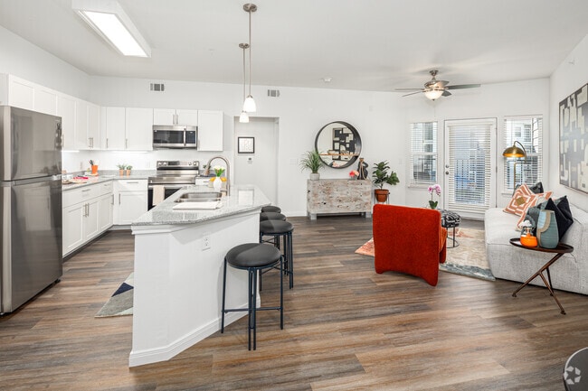 Interior Photo - Park Residences Plano Properties