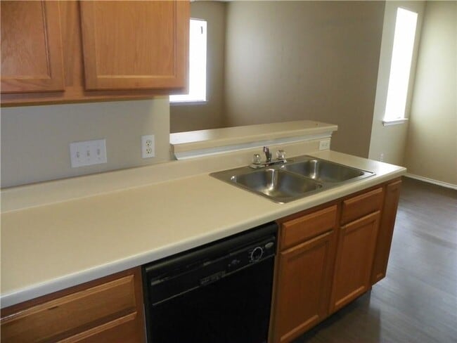 Building Photo - 13704 Harris Ridge Blvd