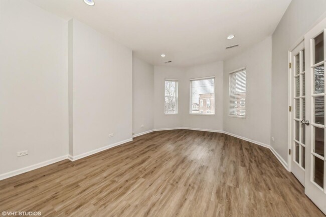 Foto del edificio - 5653 S Calumet Ave