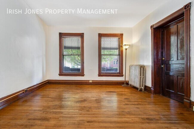 Foto del edificio - 24 Briggs Ave