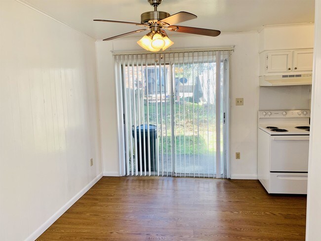 Foto del edificio - 6820 Linville Dr