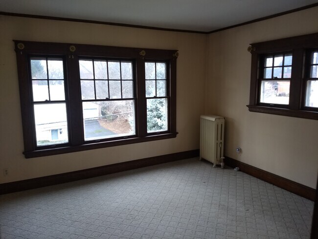 Living room - 21 Ellis St
