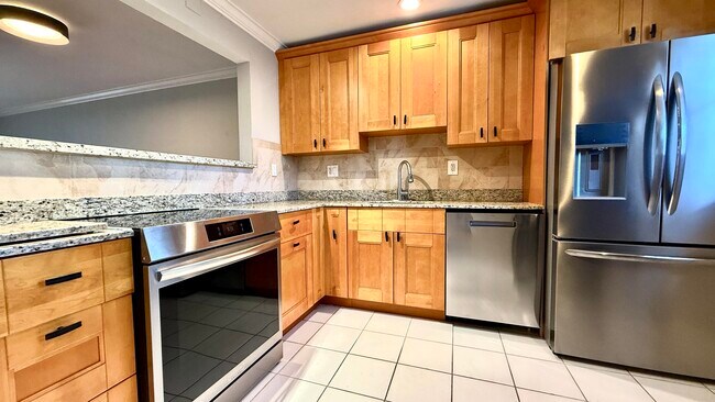 Building Photo - 2600 Fiore Way
