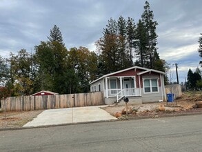 Building Photo - 13676 Andover Dr