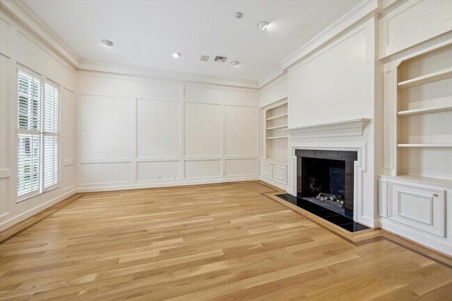 Foto del edificio - 5345 Longmont Dr