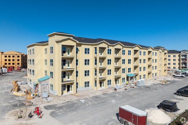 Building Photo - Garrett Gateway Modern Apartments