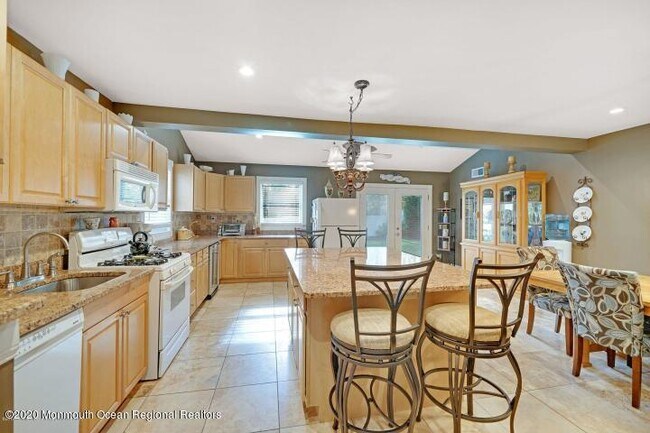 Foto del edificio - 10 Teabury Ln