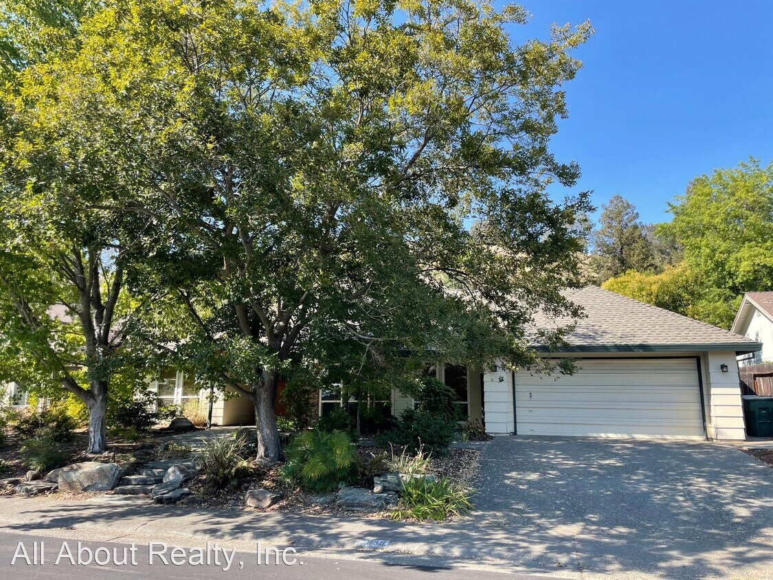 Primary Photo - 3 br, 2 bath House - 3635 MOUNTAIN VIEW DRIVE