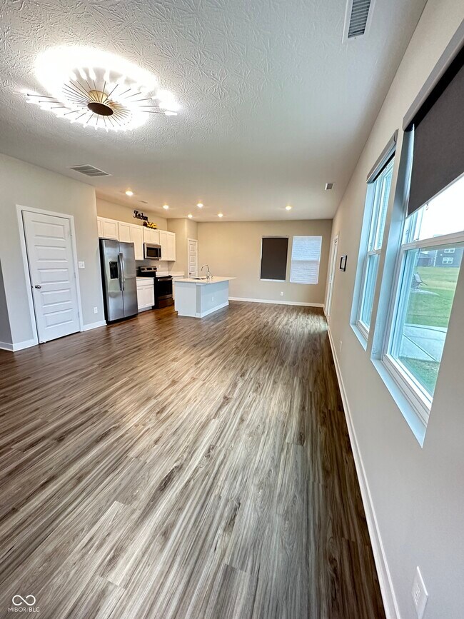 Foto del edificio - 11598 Brooks Farm Blvd