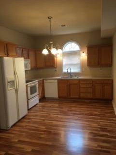 Building Photo - 488 Southpoint Dr