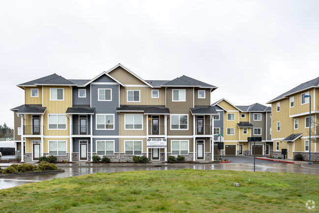 Building Photo - Oregon Street Townhomes