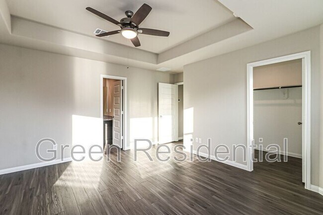 Foto del edificio - 5122 Hector Gustavo Dr