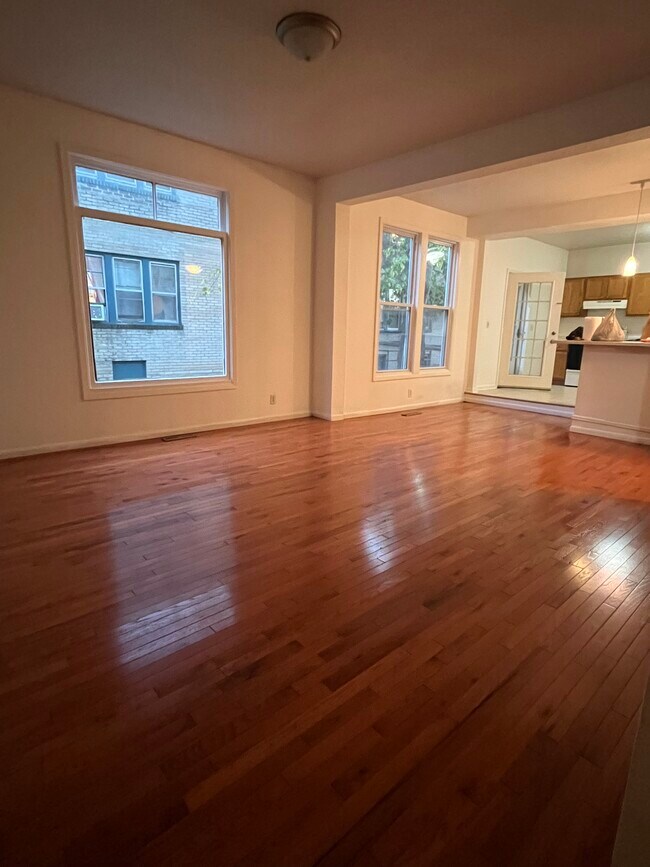 Foto del edificio - 2428 1st Ave S