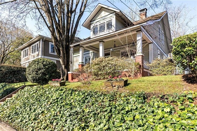 Foto del edificio - 846 Monroe Dr NE