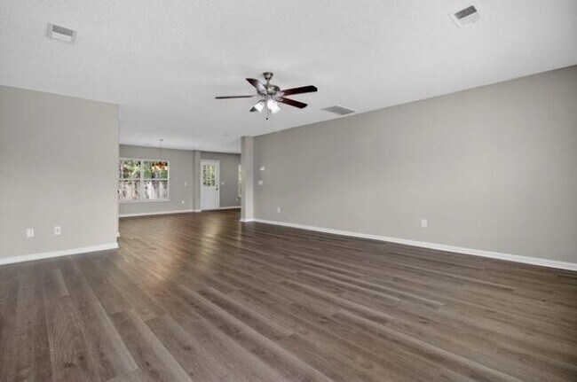 Foto del edificio - 1016 Deerberry Rd