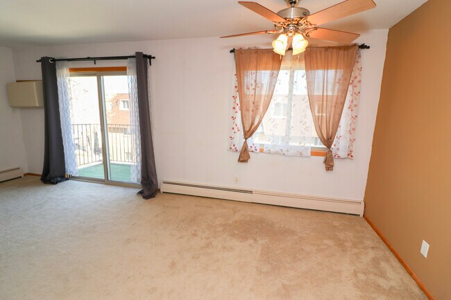 Dining - 1814 22nd Ave S