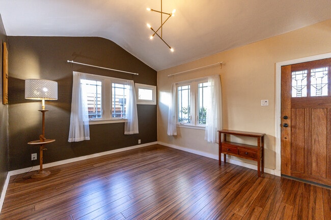 Foto del edificio - 3418 Greensward Rd