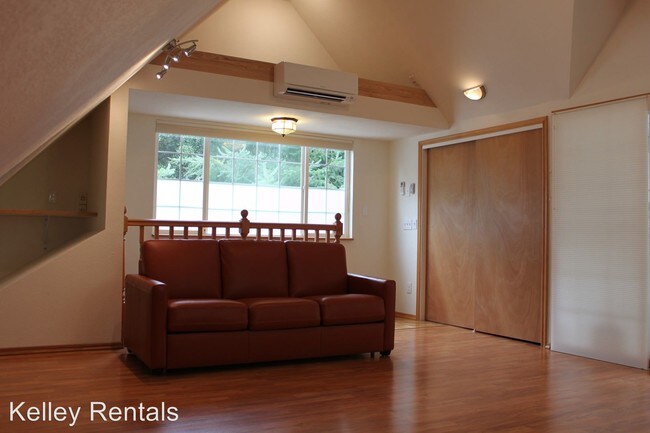 Building Photo - Studio, 1 bath House - 6748-B Rutgers Drive
