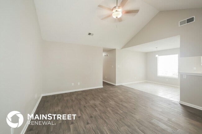 Building Photo - 2791 Heatherglen Cove W