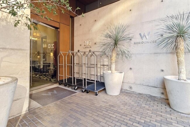Building Photo - 210 Lavaca St