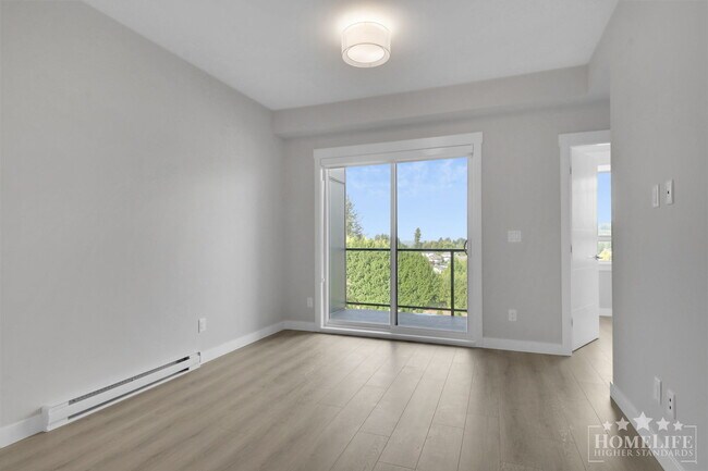 Photo du bâtiment - Gorgeous 2 Bedroom, 2 Bathroom Modern Condo for Rent in Mission
