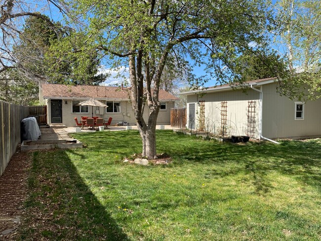 Building Photo - Beautifully updated 5BR/3BA Home in South Boulder W/Large Backyard!