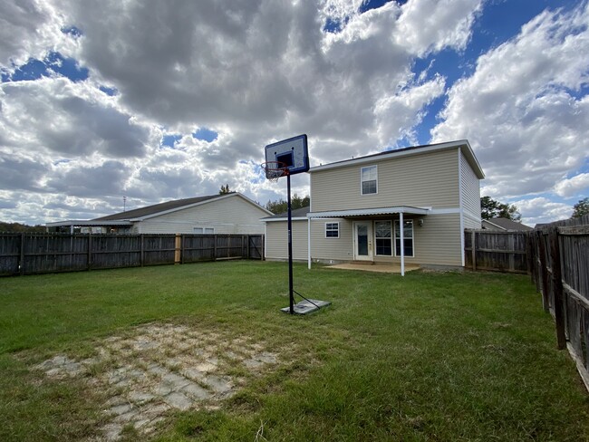 Foto del edificio - 98 Mayberry Ln