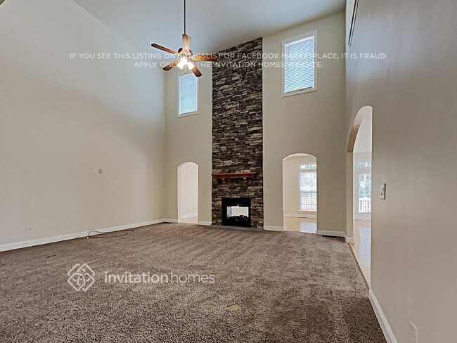 Building Photo - 2104 Madeira Cir