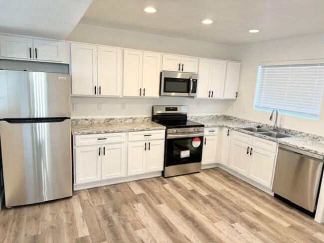 Building Photo - Ocotillo