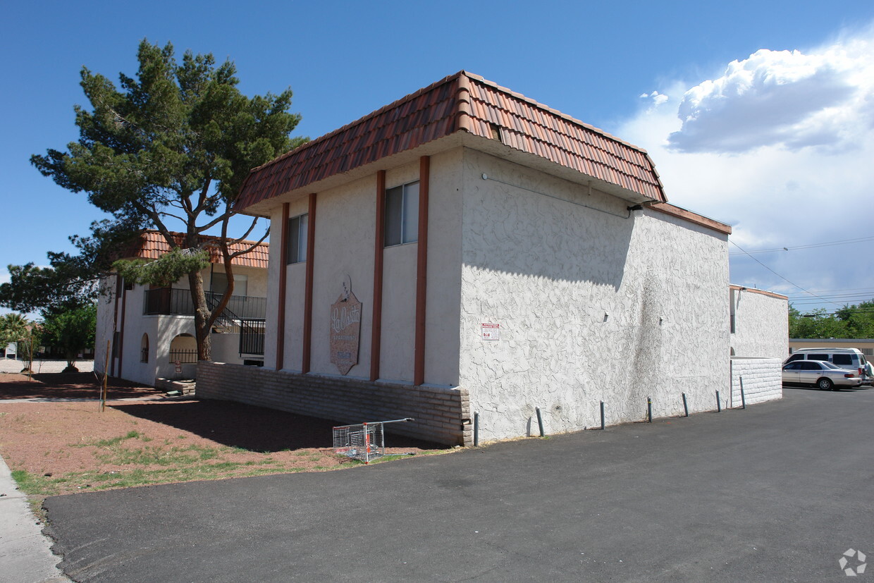 Building Photo - La Casita