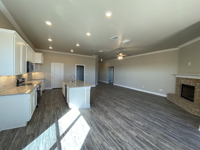 Foto del edificio - Wonderful 4 Bedroom 2 Bathroom in Bell Farms!