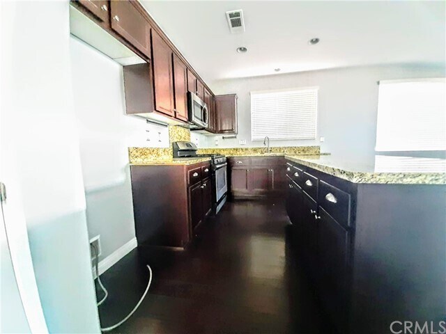 Building Photo - 3390 Lilac Pl