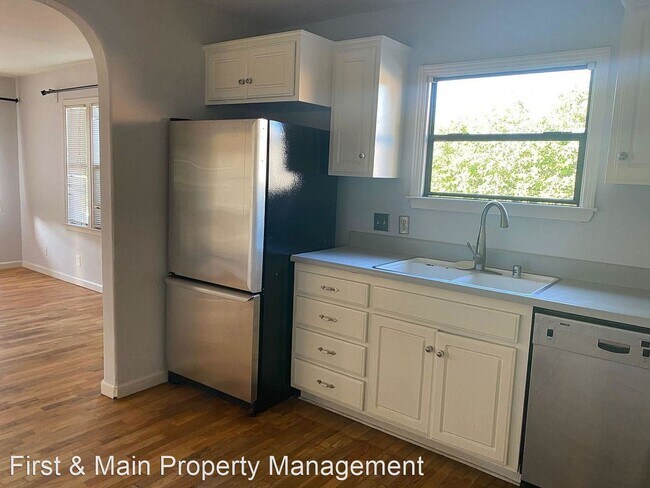 Building Photo - 2 br, 1 bath House - 1551 Menlo Ave