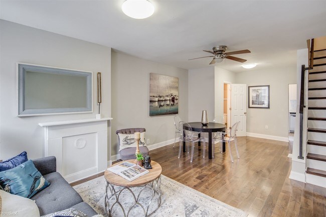 Building Photo - 2 br, 1.5 bath House - 2050 Pierce St