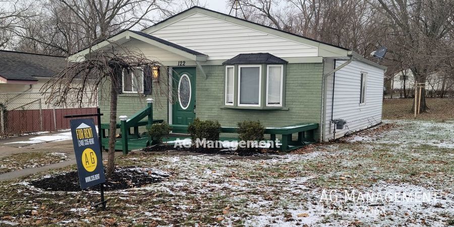 Foto principal - 122 W Cornell Ave