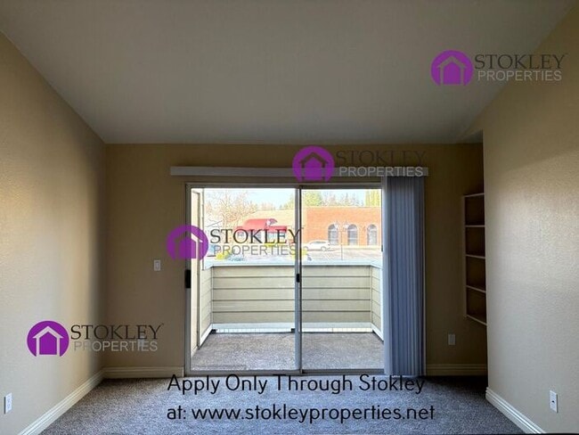 Building Photo - 130 Reflections Dr