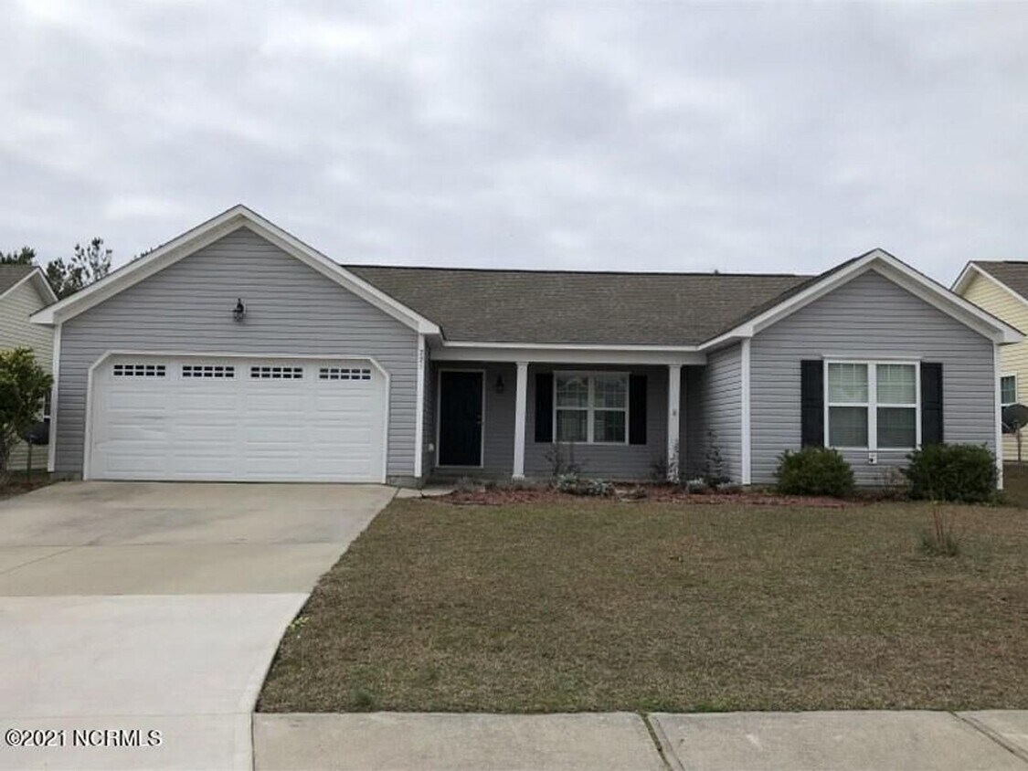 Foto principal - 221 Belvedere Dr