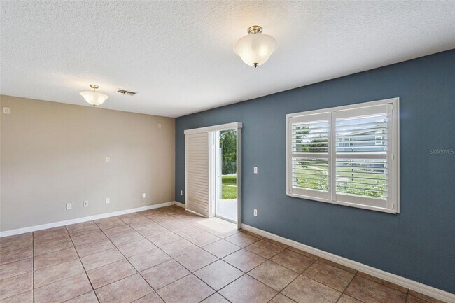 Foto del edificio - 12648 Somerset Oaks St